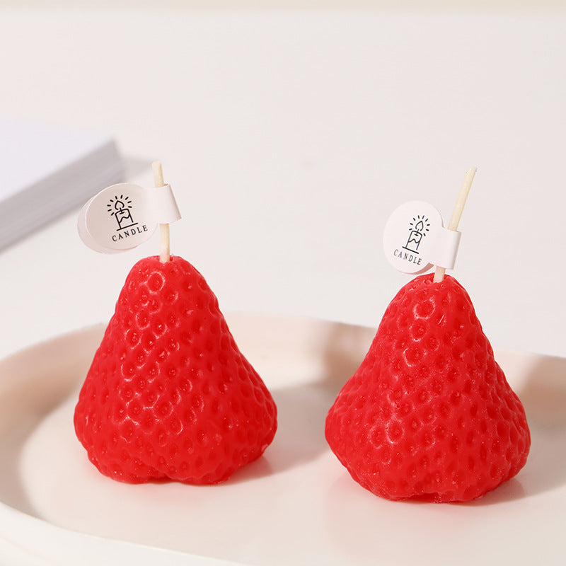 Vela con forma de fresa 2 piezas (grande )4X4.5cm